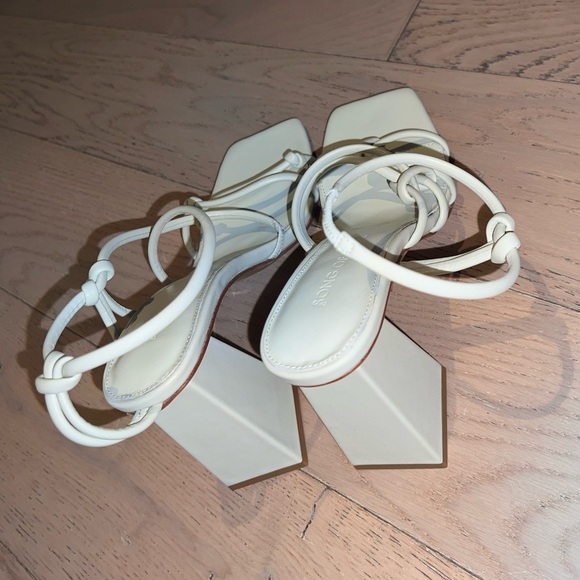 Song of Style Noelle Heel in Ivory - Picture 3 of 14